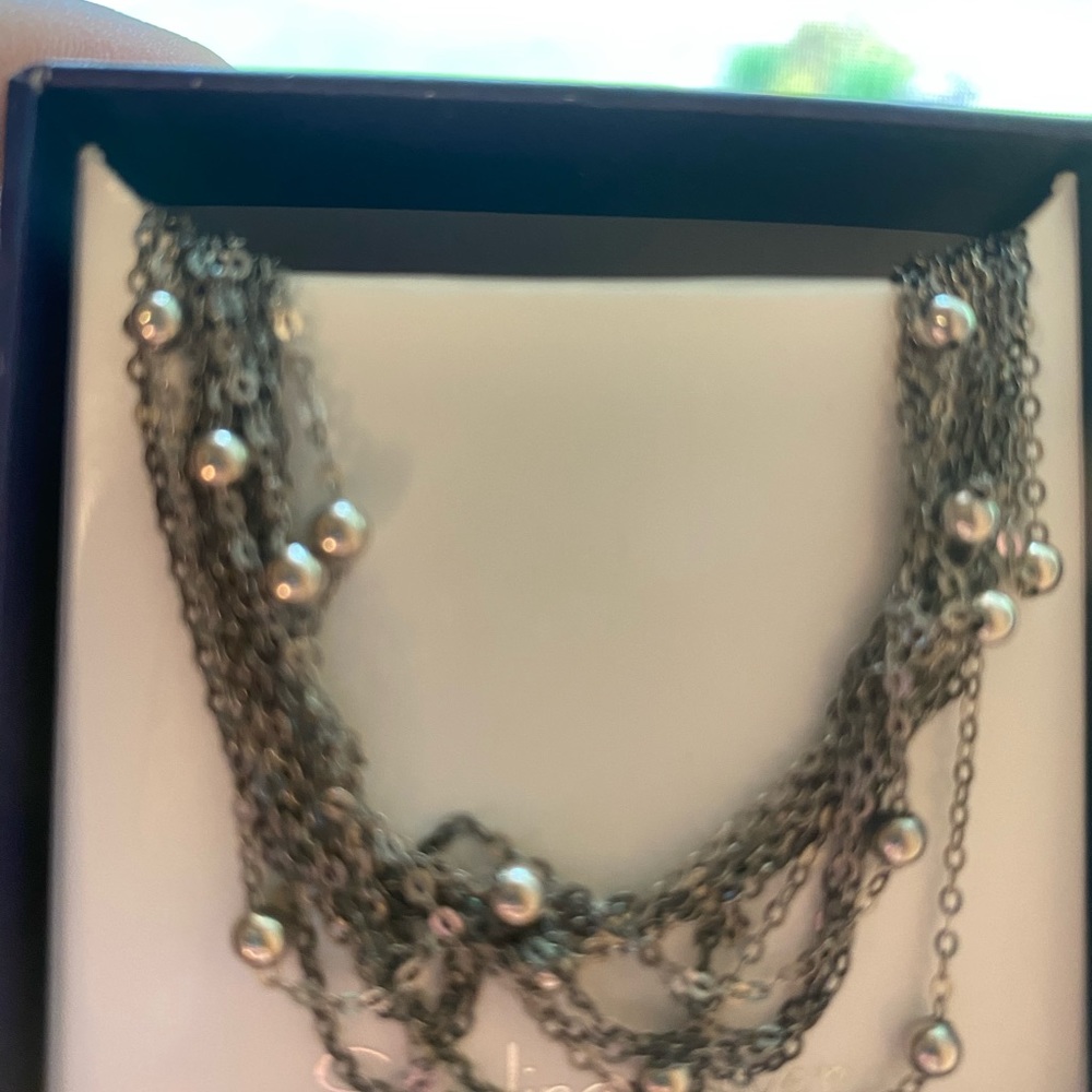 Gorgeous gold hoops - Picture 4 of 7